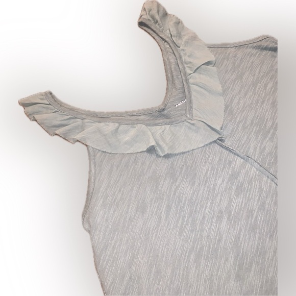 NWOT American Eagle Outfitters AE Sage Green Ruffle Peplum Hem V Neck Tank Top S - Picture 9 of 11